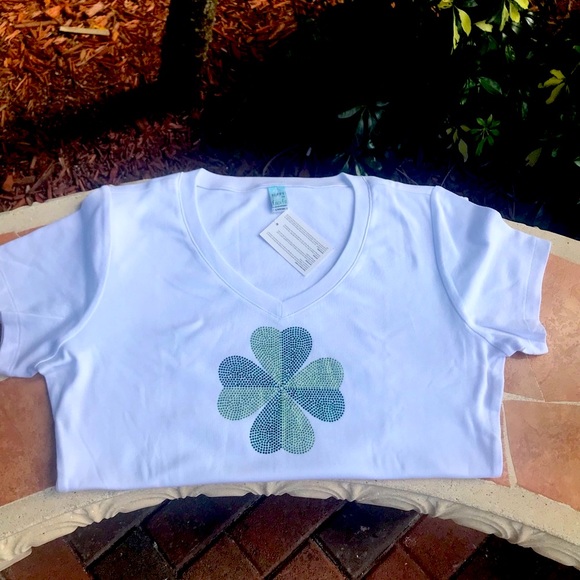 🌈🍀 Shamrock Encrusted T-Shirt🍀 - Picture 1 of 8
